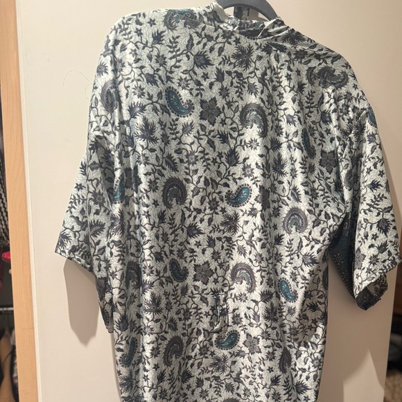 Women’s Silk Robe - Picture 2 of 3